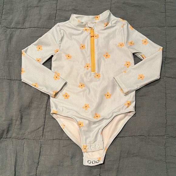 Carters 2T toddler swimsuit rashguard - Picture 1 of 3